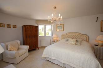 Thumbnail von ***Villa mit zwei Stufen zum Meer, perfekt gepflegt mit privatem Pool***