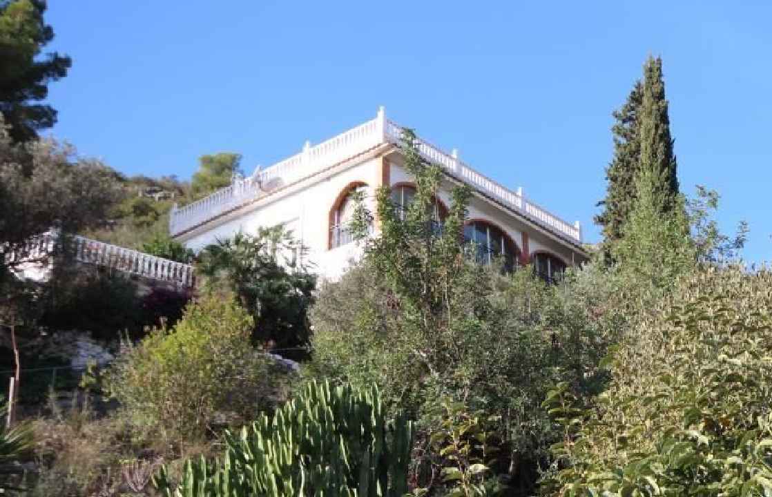 ***Schöne Villa am Riu Bullent***