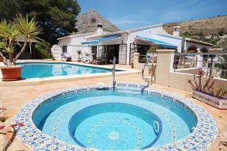 Thumbnail von ***Modernisierte Villa im Landhaus Stil auf dem Montgo-Javea, 5 Schlafzimmer, 3 Bäder, Pool, Terrasse, Garten, Grill, Fitnessraum, Parkplatz, etc.***