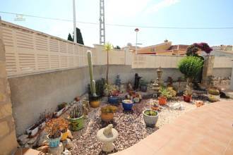 Thumbnail von ***Renovierte Villa nur 200m vom Meer entfernt mit separater Wohnung und Garage***