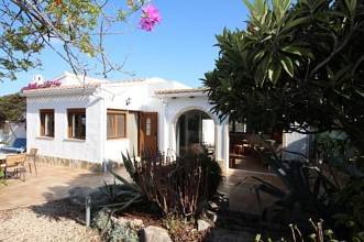 Thumbnail von ***Villa in schöner Südlage mit Tageslicht-System und viel Platz innen und außen***