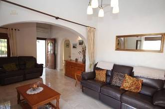 Thumbnail von ***Villa in schöner Südlage mit Tageslicht-System und viel Platz innen und außen***