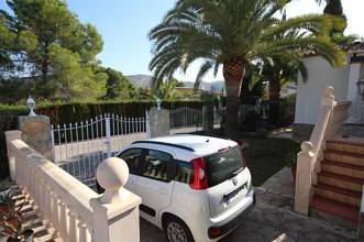 Thumbnail von ***Villa in schöner Südlage mit Tageslicht-System und viel Platz innen und außen***