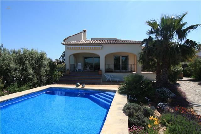 ***Elegante Villa in Javea mit separaten Appartement und Pool***