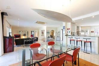 Thumbnail von ***Hochwertige Villa mit Pool, großzügigen Räumen und alles auf einer Ebene***