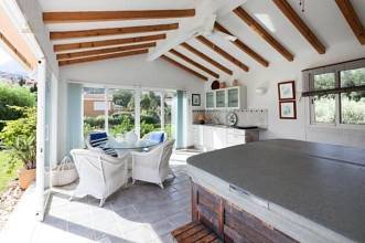 Thumbnail von ***Hochwertige Villa mit Pool, großzügigen Räumen und alles auf einer Ebene***