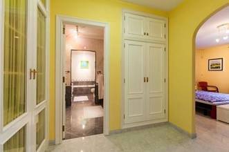 Thumbnail von ***Hochwertige Villa mit Pool, großzügigen Räumen und alles auf einer Ebene***