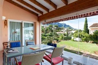 Thumbnail von ***Hochwertige Villa mit Pool, großzügigen Räumen und alles auf einer Ebene***