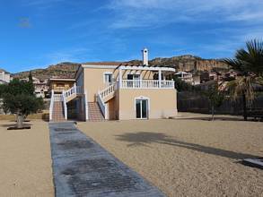 Thumbnail von ***Große renovierte Villa auf einem 1200 qm Grundstück***