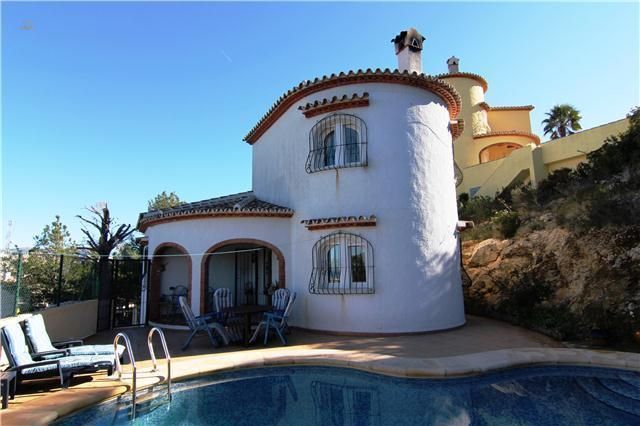 ***Gepflegte Villa mit Klima, Kamin, Stellplatz, Pool und schönem Meerblick***