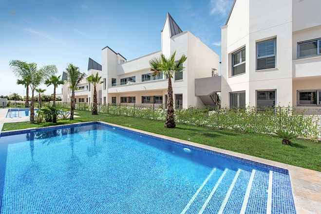 ***Moderne 4-Zimmer-Penthouse-Wohnungen mit Gemeinschaftspool nur 300 m vom Meer***