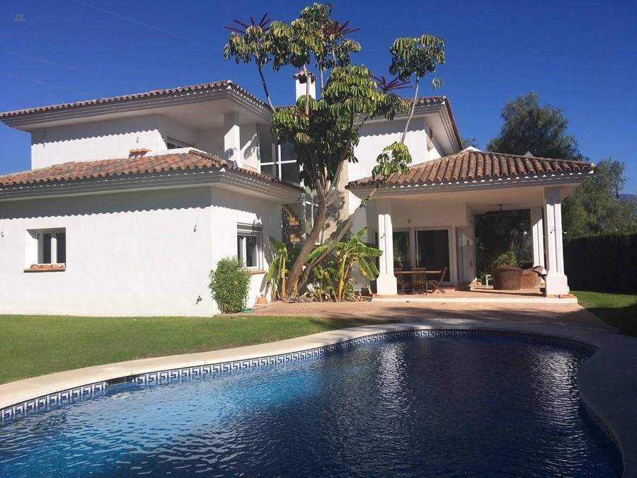 Luxus-Villa in Nueva Andalucia R2803247