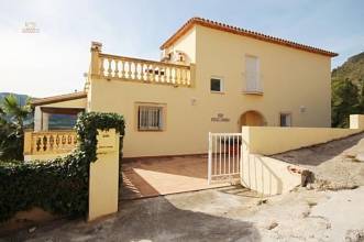 Thumbnail von ***Gepflegte und großzügige Villa mit Garage, Pool und traumhaftem Ausblick***