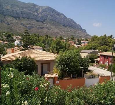 ***Gepflegtes 3 Schlafzimmer Reihenhaus mit Gemeinschaftspool in Denia***