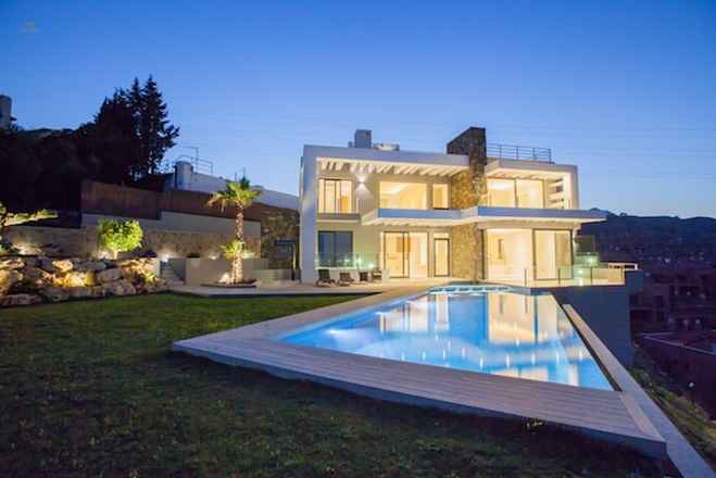 Luxus-Villa in Atalaya R2805584