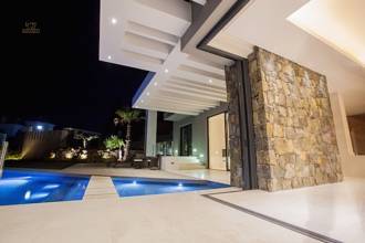 Thumbnail von Luxus-Villa in Atalaya R2805584