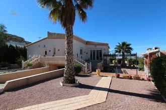 Thumbnail von ***Sehr schöne Villa mit Pool, Gästeappartement und Panoramablick***