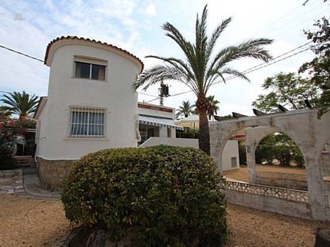 ***Freistehende Villa mit Panoramablick nur ca. 600 Meter vom Strand***