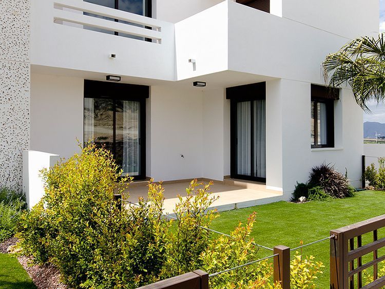 ***Moderne Erdgeschoss-Appartements mit Gemeinschaftspool in sehr schöner Golfanlage***