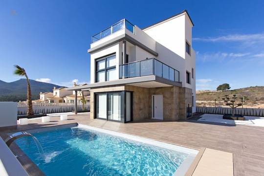 ***Exklusive Villen mit 3 oder 4 Schlafzimmern und Privatpool in wunderschöner Umgebung***