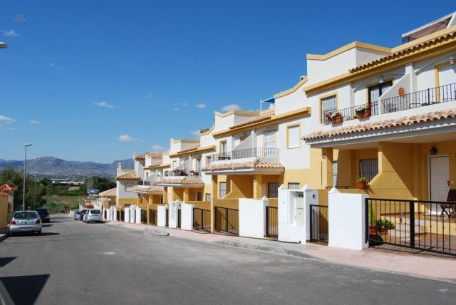 ***Erdgeschosswohnung mit kleinem Vorgarten 2 Schlafzimmer 2 Badezimmer als Neubau mit sofortiger Bezugsfähigkeit***