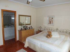 Thumbnail von ***Wunderschöne Landhaus-Villa mit Pool, Garage und Sommerküche***