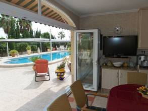 Thumbnail von ***Wunderschöne Landhaus-Villa mit Pool, Garage und Sommerküche***