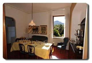 Thumbnail von repräsentative Villa mit stimmungsvollem Garten