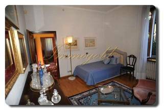 Thumbnail von repräsentative Villa mit stimmungsvollem Garten