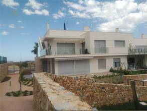 Thumbnail von ***Attraktive und komfortable 3-Zimmer-Obergeschoss-Wohnungen mit Gemeinschaftspool in Golfanlage***