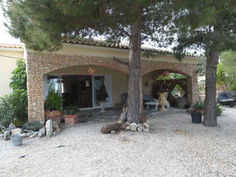 ***Exklusive Landhaus-Villa mit wunderschönem Ausblick***