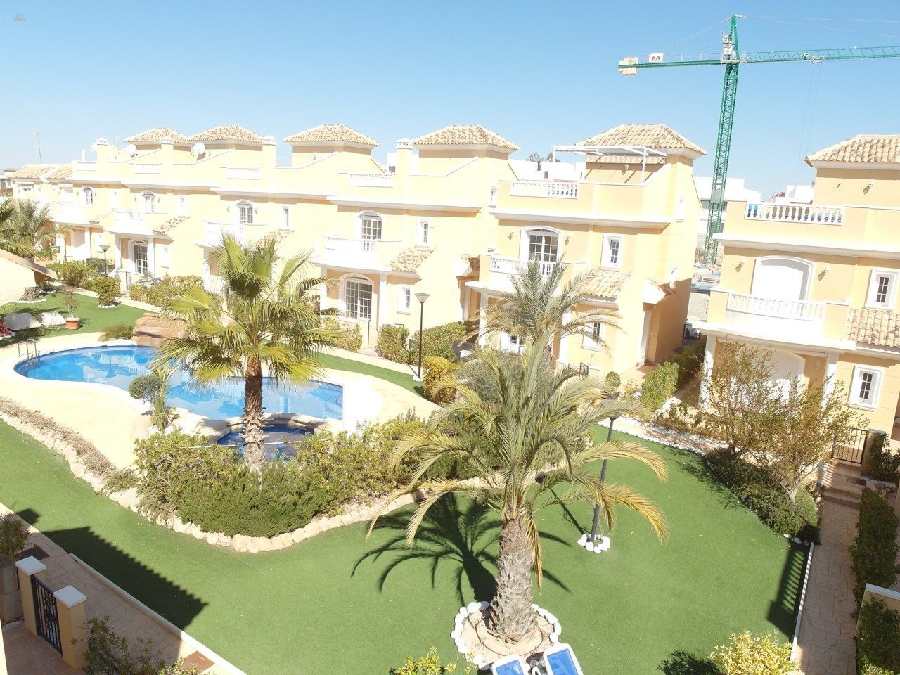 ***Attraktive Villa mit 3 Schlafzimmern und 3 Bädern in bevorzugter Wohnlage in der Urb. La Marina***