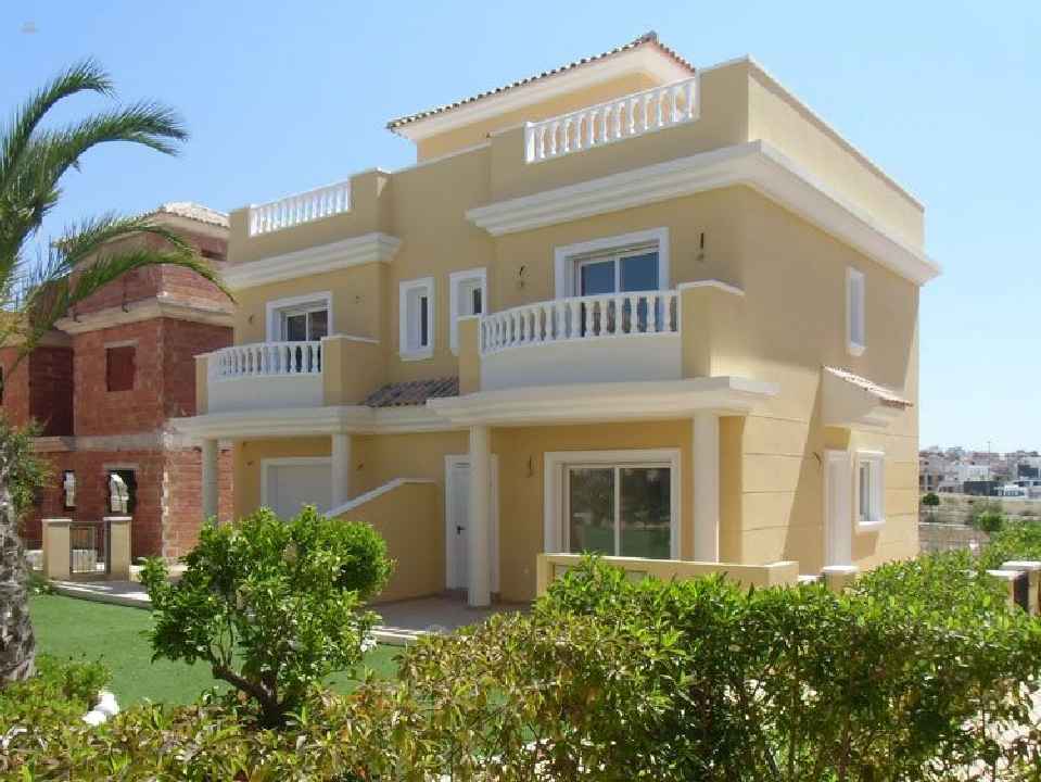 ***Doppelhaushälften in wunderschöner Anlage mit Gemeinschaftspool***