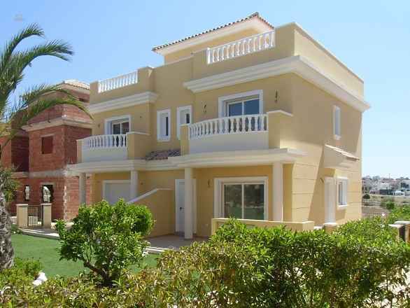 ***Doppelhaushälften in wunderschöner Anlage mit Gemeinschaftspool***