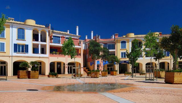 ***Luxuriöse 3-Schlafzimmer-Wohnungen nur 120 m vom Hafen***