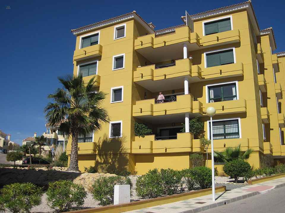 ***Großzügige 3-Zimmer-Wohnungen mit Gemeinschaftspool am Rande einer Golfanlage***