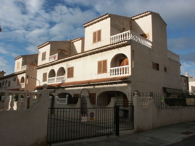 ***Reihenendhaus nur 100 m vom Strand***