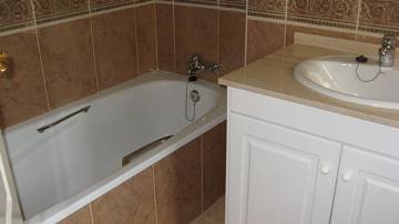 Thumbnail von ***Charmantes 3-Zimmer-Reihenhaus mit Gemeinschaftspool am Rande einer Golfanlage***