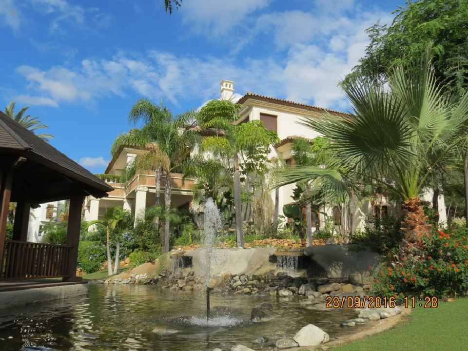 Luxus-Wohnung in Los Monteros R2793497