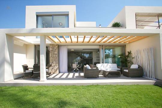 ***Exklusive Reihenhäuser in wunderschöner Anlage am Strand***