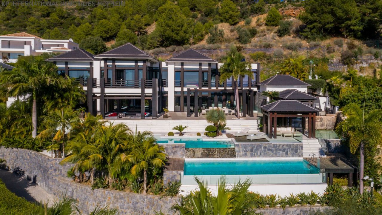 ***EINZIGARTIGE VILLA ZUM VERKAUF IN CASCADA DE CAMOJAN IN MARBELLA***