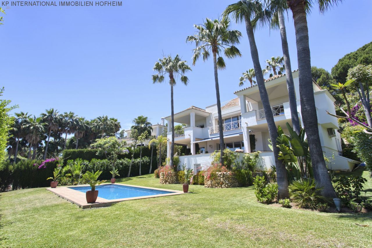 ***VILLA MIT MEERBLICK ZU VERKAUFEN IN RIO REAL GOLF IN MARBELLA***