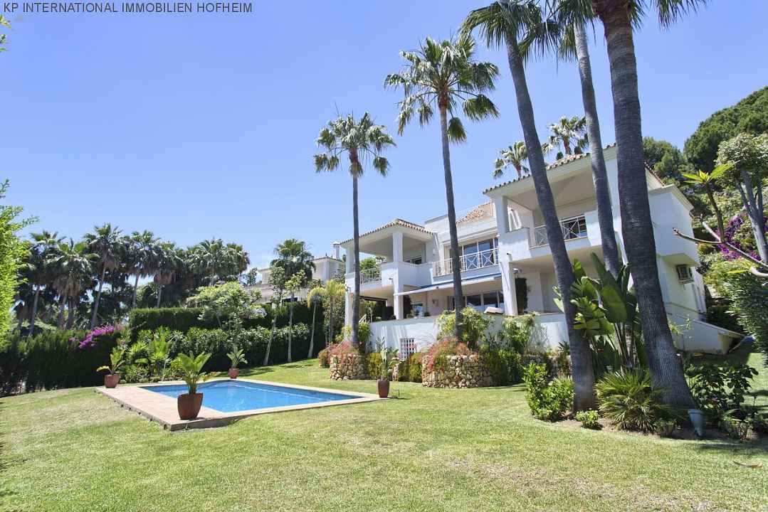 ***VILLA MIT MEERBLICK ZU VERKAUFEN IN RIO REAL GOLF IN MARBELLA***
