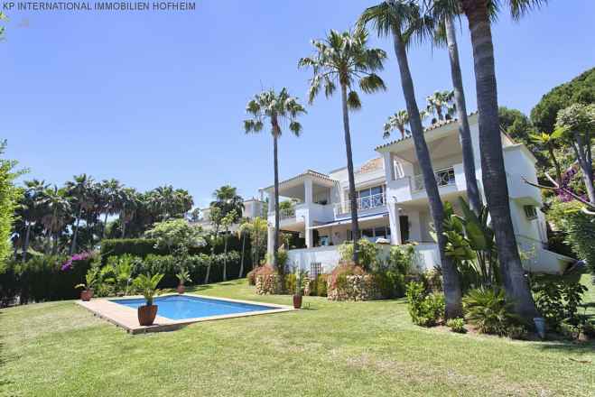 ***VILLA MIT MEERBLICK ZU VERKAUFEN IN RIO REAL GOLF IN MARBELLA***