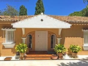 Thumbnail von ***VILLA ZU VERKAUFEN IN HACIENDA LAS CHAPAS IN MARBELLA***