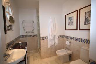 Thumbnail von Luxus-Villa La Mairena R2371289