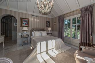 Thumbnail von ***VILLA IM KLASSISCHEN STIL IN DER HACIENDA LAS CHAPAS IN MARBELLA***
