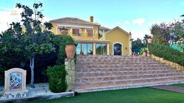 Thumbnail von Luxus-Villa in El Paraiso R2811116
