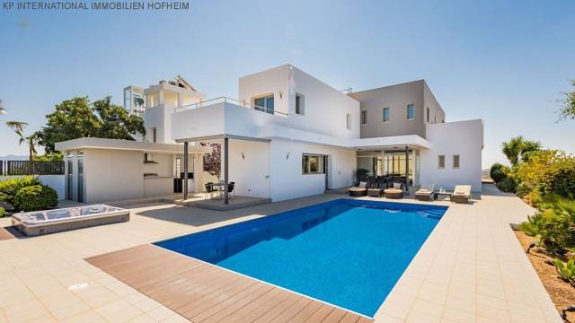 ***MODERNE VILLA IN LA MAIRENA IN OJEN, MARBELLA OST***