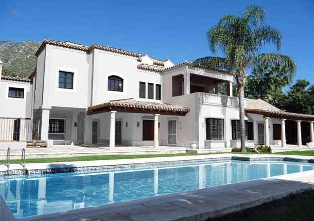 Luxus-Villa in Sierra Blanca R2277218